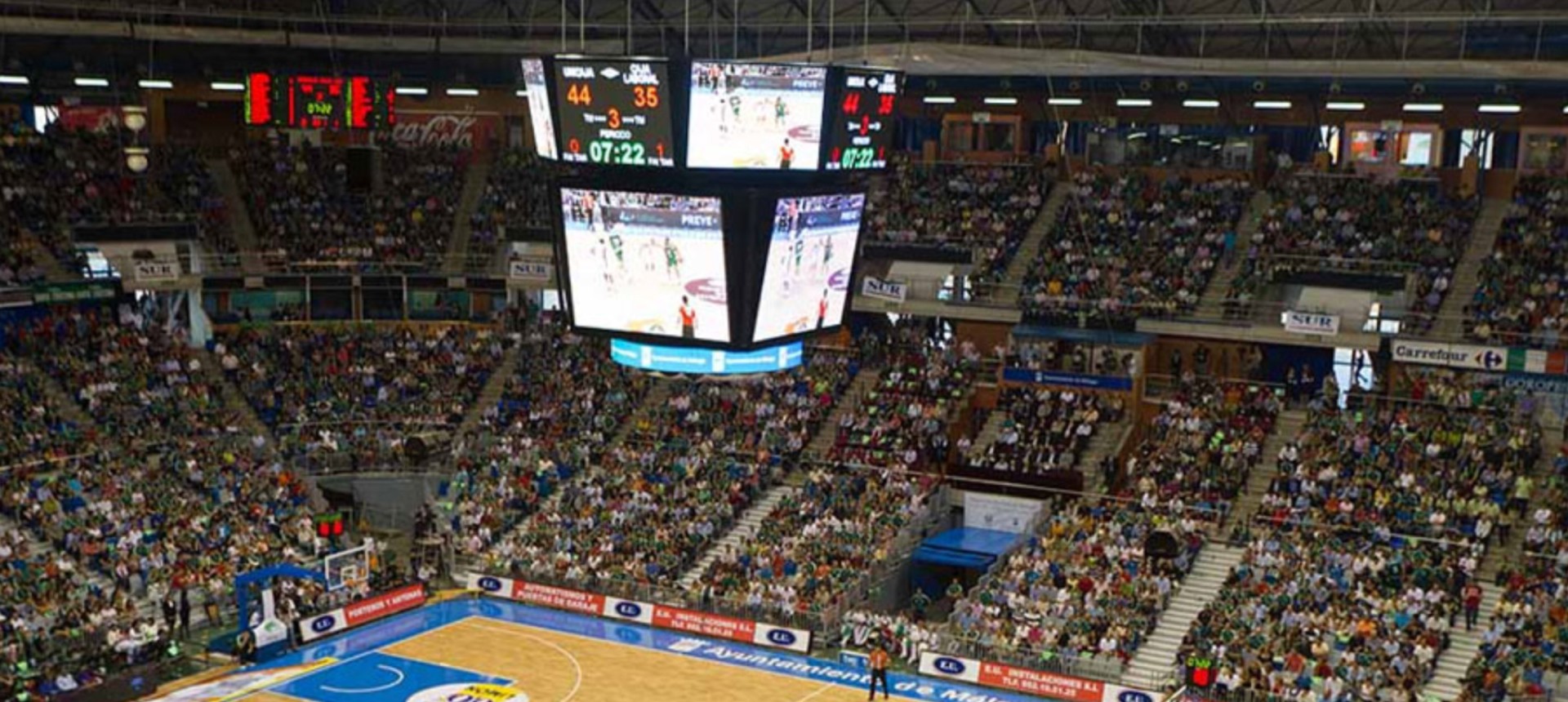 Malaga Stadium Funnel-shaped Display System