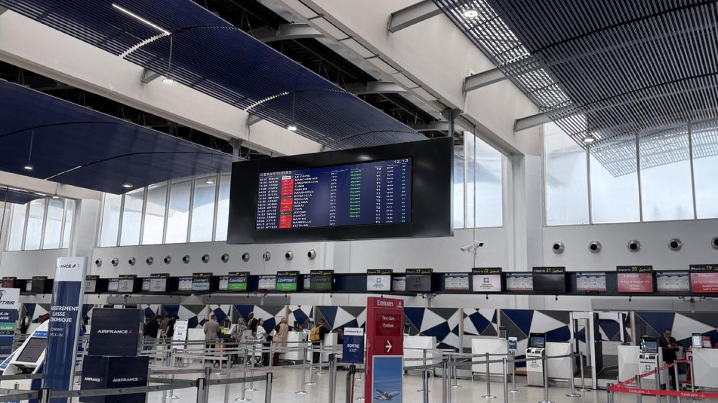 6m×2m CX27 Series seamless COB LED display installed at Mohammed V International Airport departure hall 6m×2m CX27 Series seamless COB LED display installed at Mohammed V International Airport departure hall